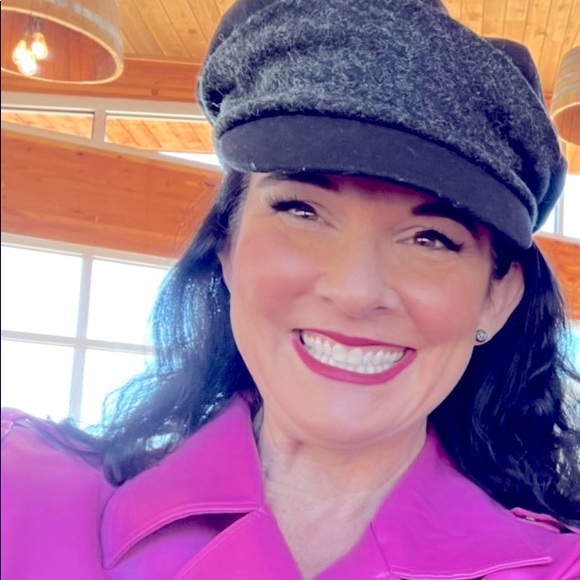 Meet your Posher, Kelly - Picture 2 of 6